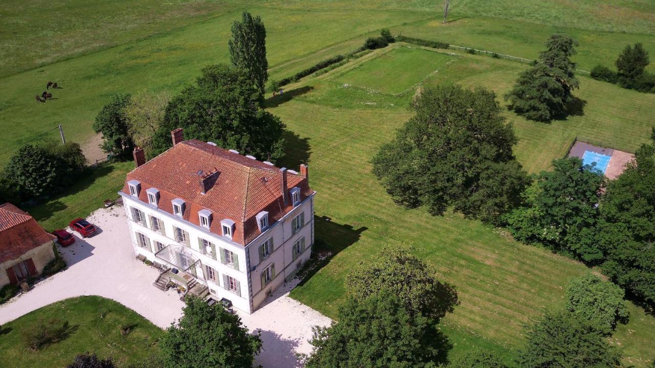 Bed and Breakfast Domaine de Savignac à Chabanais Extérieur photo