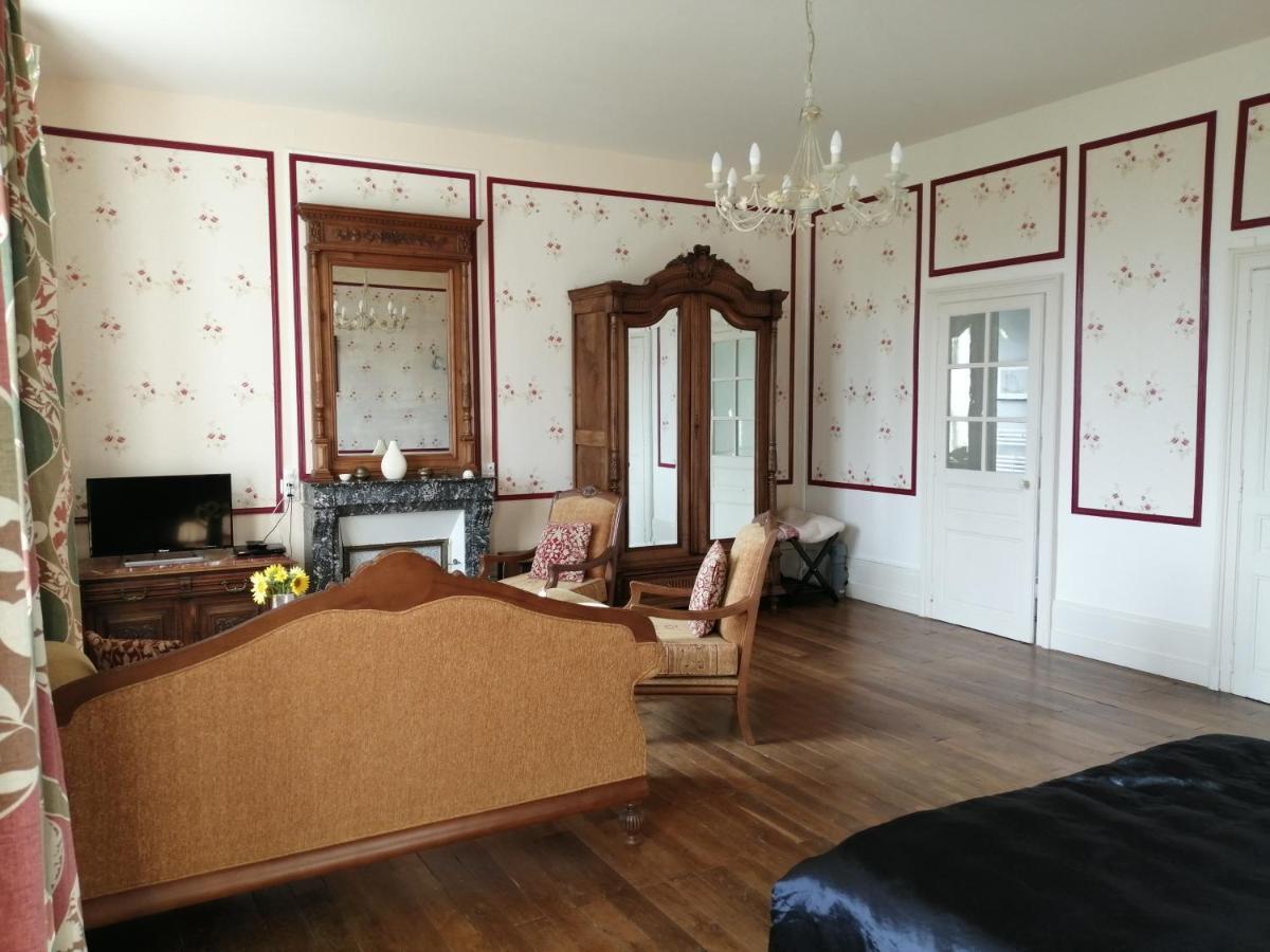 Bed and Breakfast Domaine de Savignac à Chabanais Extérieur photo