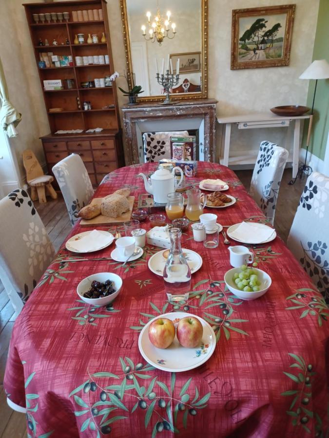 Bed and Breakfast Domaine de Savignac à Chabanais Extérieur photo